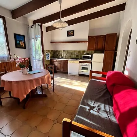 Au Jardin De La Ferme - Roses Rouges بيت للعطل *